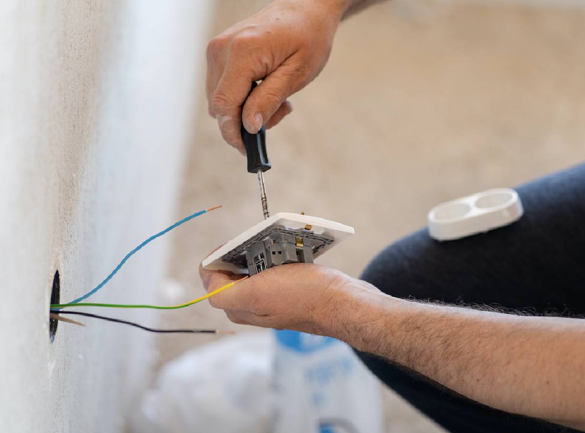 Electrician in Mitcham and South West London Electrician in Mitcham and South West London